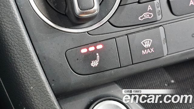 Audi Q3 2016 — photo 18