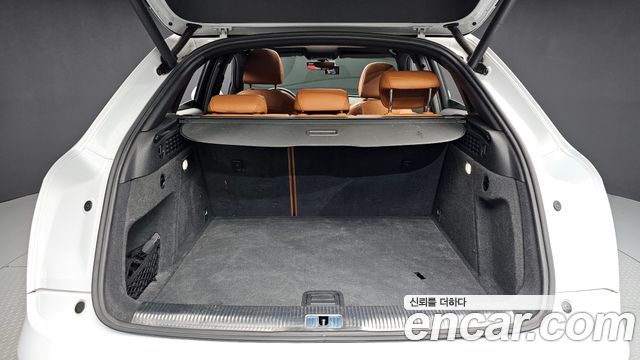 Audi Q3 2016 — photo 20