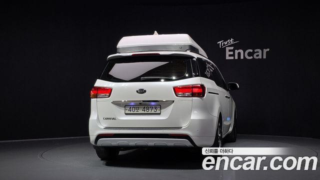 Kia Canival 2015 — photo 4