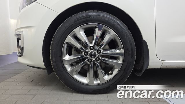 Kia Canival 2015 — photo 5