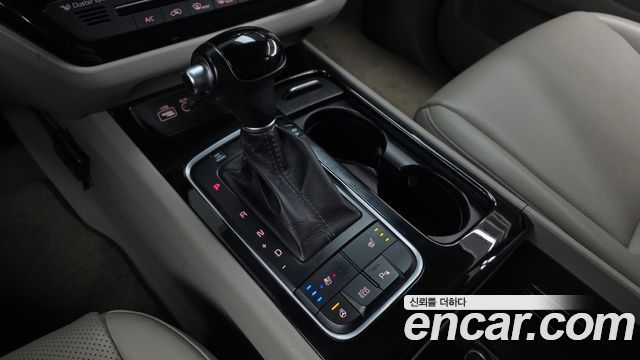 Kia Canival 2015 — photo 9