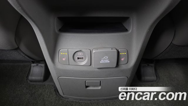 Kia Canival 2015 — photo 19