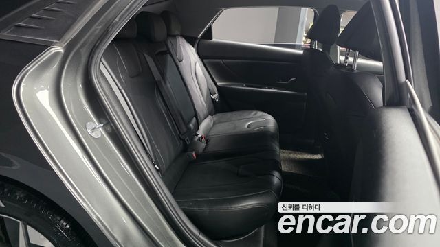 Hyundai AVANTE 2022 — photo 18