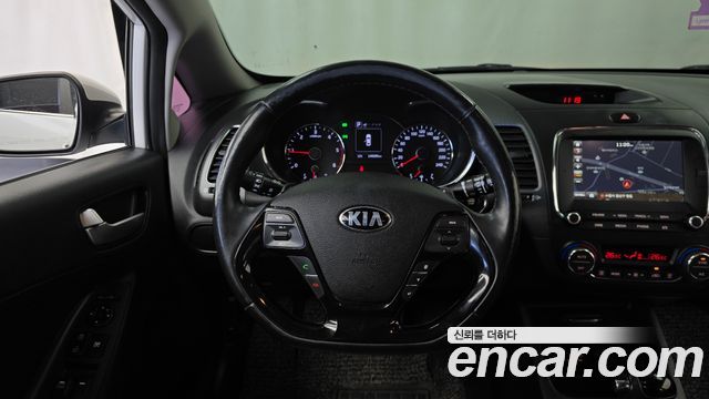 Kia K3 2016 — photo 13