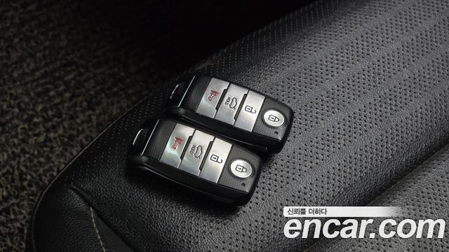 Kia K3 2016 — photo 19