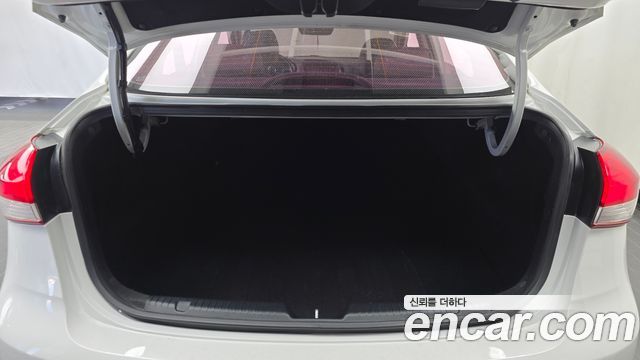 Kia K3 2016 — photo 20