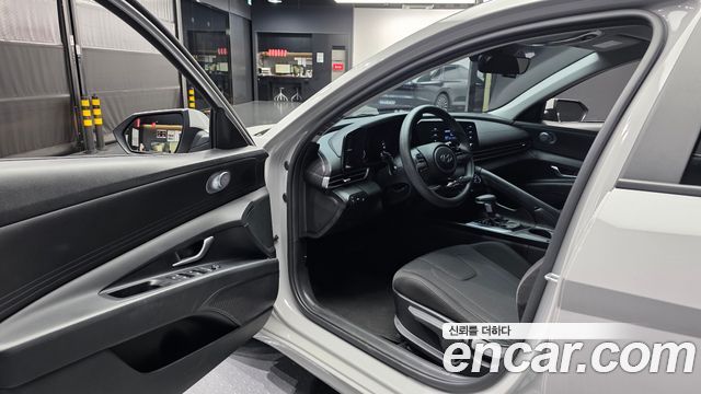 Hyundai AVANTE 2021 — photo 13