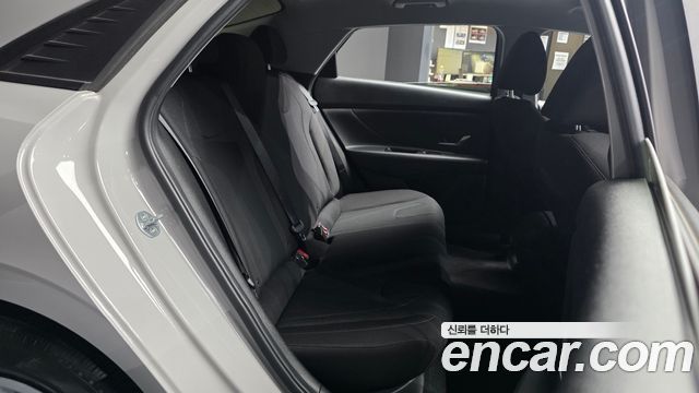 Hyundai AVANTE 2021 — photo 18