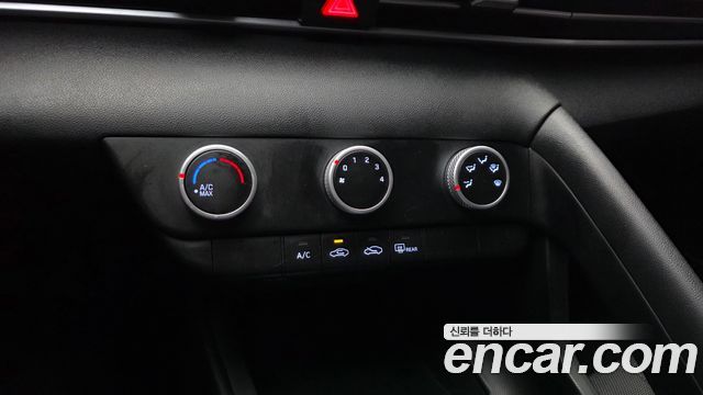 Hyundai AVANTE 2021 — photo 22
