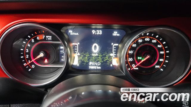 Jeep Wrangler 2018 — photo 11