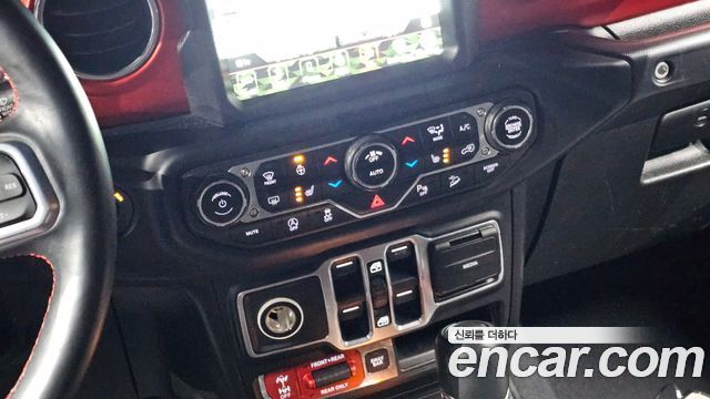Jeep Wrangler 2018 — photo 17