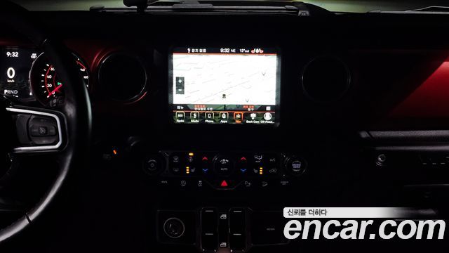 Jeep Wrangler 2018 — photo 18