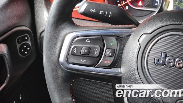 Jeep Wrangler 2018 — photo 21