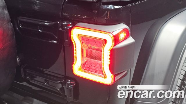 Jeep Wrangler 2018 — photo 9
