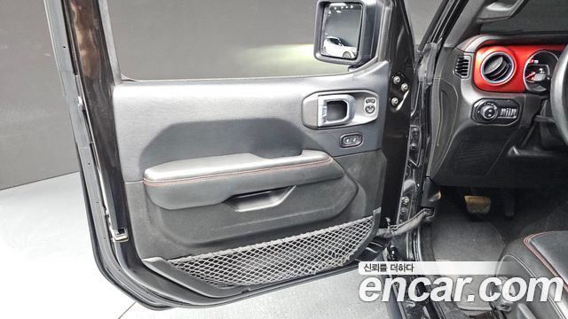 Jeep Wrangler 2018 — photo 14