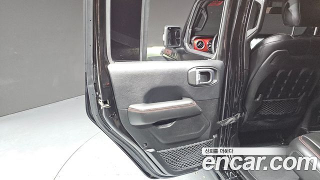 Jeep Wrangler 2018 — photo 15