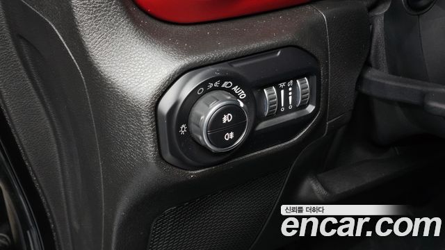 Jeep Wrangler 2018 — photo 27