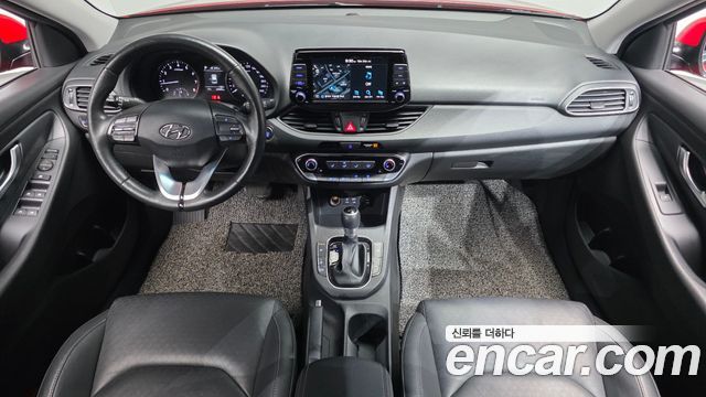 Hyundai i30 2018 — photo 10