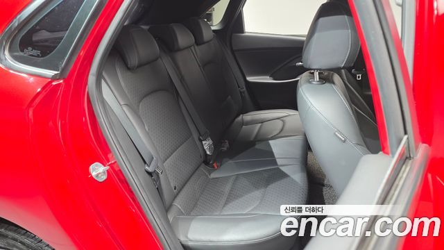 Hyundai i30 2018 — photo 18