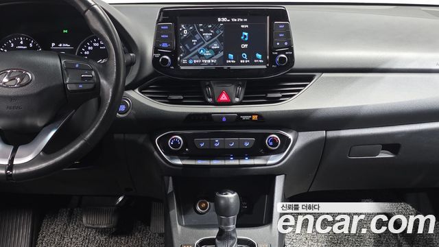 Hyundai i30 2018 — photo 20