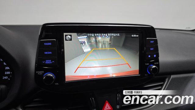 Hyundai i30 2018 — photo 22