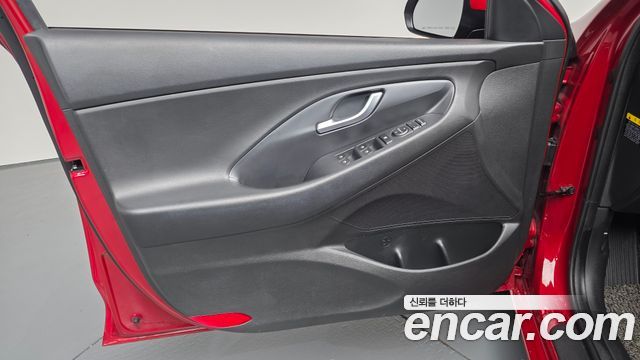Hyundai i30 2018 — photo 14