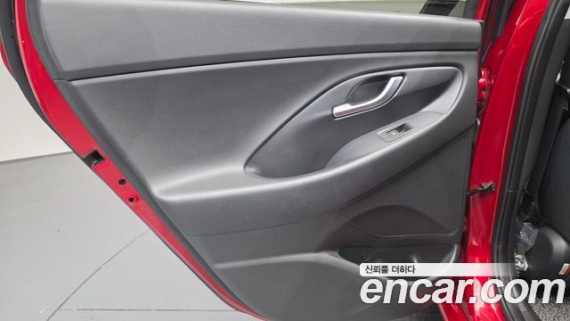 Hyundai i30 2018 — photo 15