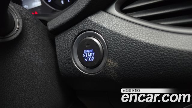 Hyundai i30 2018 — photo 29