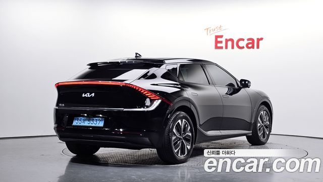 Kia EV6 2023 — photo 2