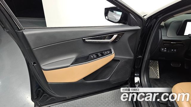 Kia EV6 2023 — photo 14