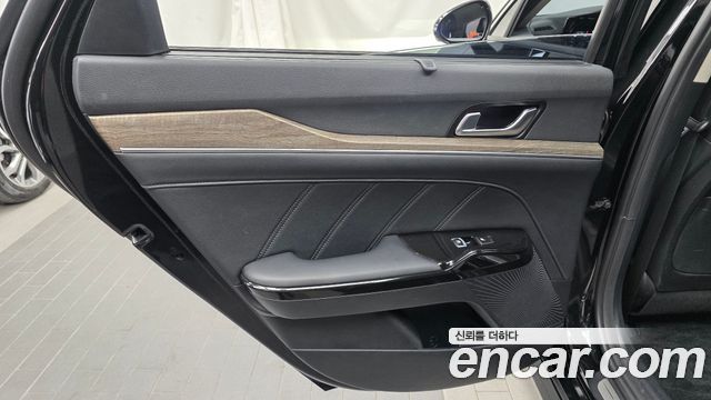 Kia K5 2023 — photo 15