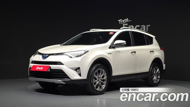Toyota RAV4 2018 — photo 1