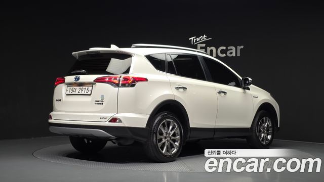 Toyota RAV4 2018 — photo 2