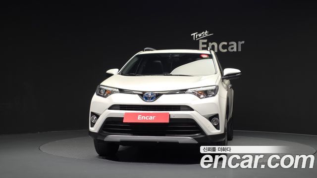 Toyota RAV4 2018 — photo 3