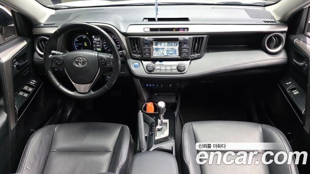 Toyota RAV4 2018 — photo 10