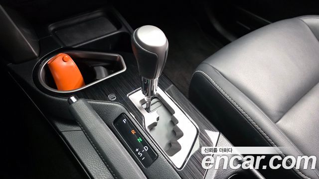 Toyota RAV4 2018 — photo 12