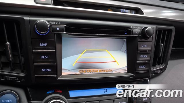Toyota RAV4 2018 — photo 21