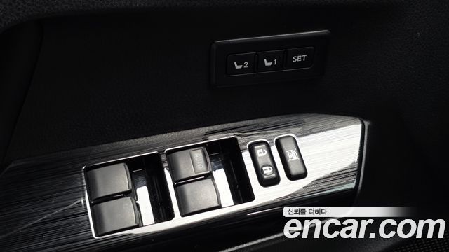 Toyota RAV4 2018 — photo 34