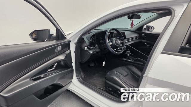 Hyundai AVANTE 2023 — photo 13