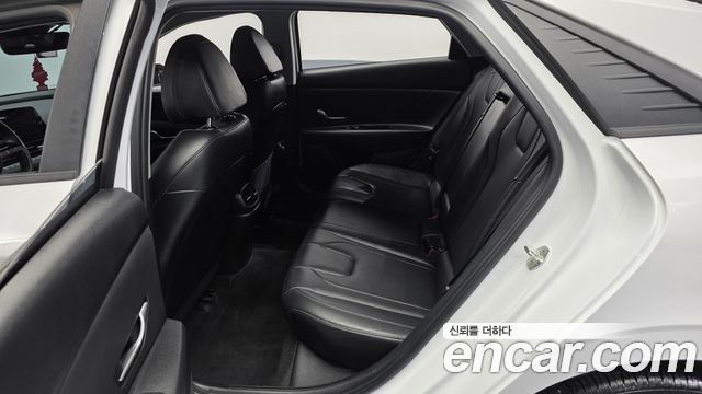 Hyundai AVANTE 2023 — photo 16