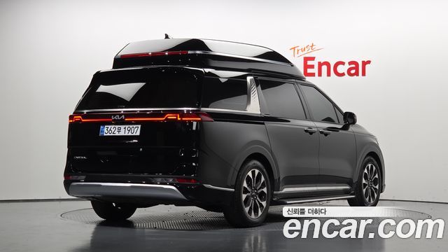 Kia Canival 2023 — photo 2