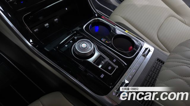 Kia Canival 2023 — photo 12