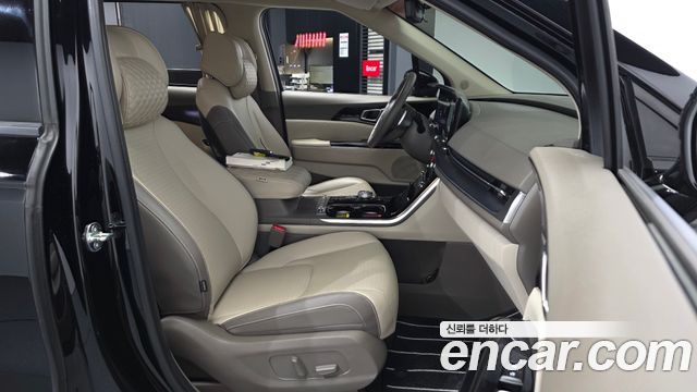 Kia Canival 2023 — photo 18