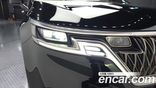 Kia Canival 2023 — photo 8