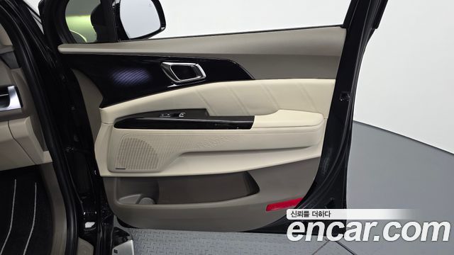 Kia Canival 2023 — photo 15