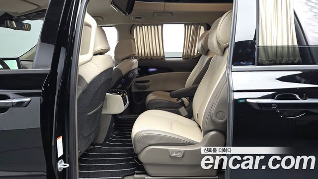 Kia Canival 2023 — photo 16