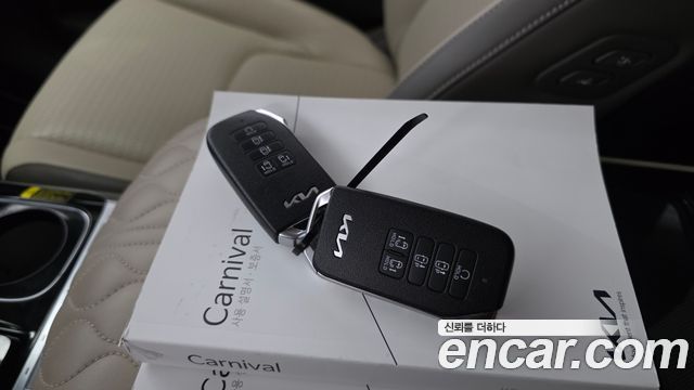 Kia Canival 2023 — photo 30