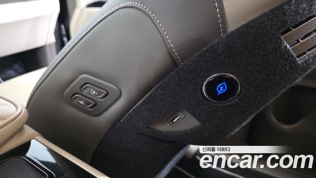 Kia Canival 2023 — photo 32