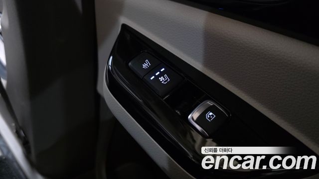 Kia Canival 2023 — photo 35