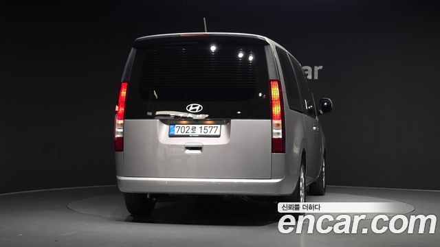 Hyundai Staria 2025 — photo 4